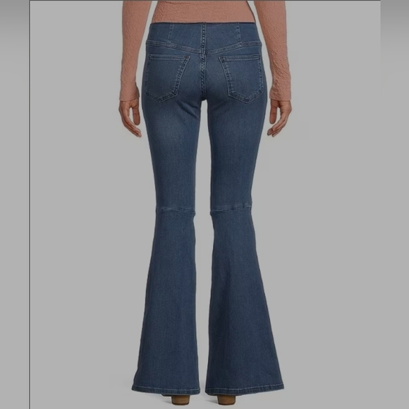 We the Free Flared Leg Mid Rise Pull-On Stretch Jeans Size 29 - Picture 2 of 16